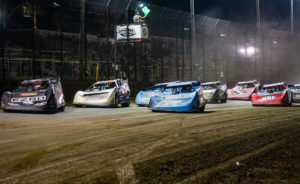 The field rolls to green at Volusia Speedway Park